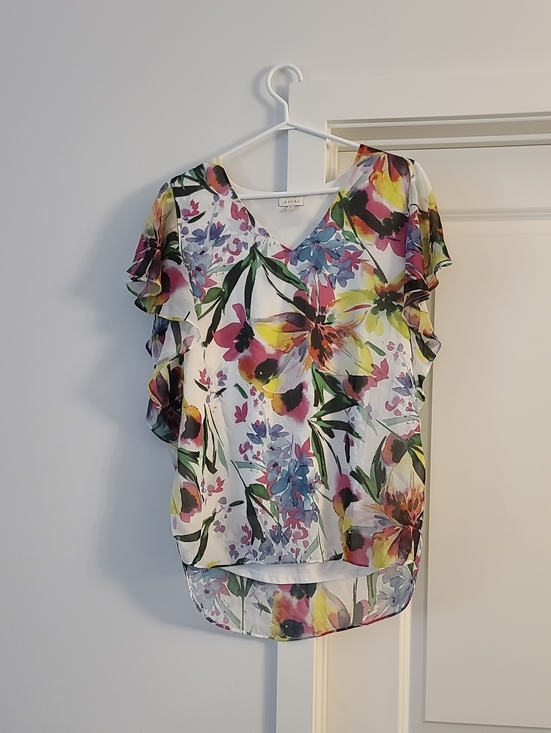 Laura Tops - Floral Flutter Sleeve V-Neck Blouse - White Multi